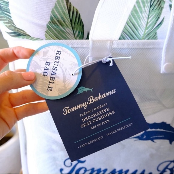 NWT 4pc Tommy Bahama Palm Tree 19 × 19 in cushion - Picture 5 of 5